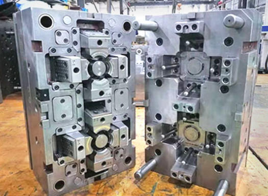 China Plastic Mold Manufacturers