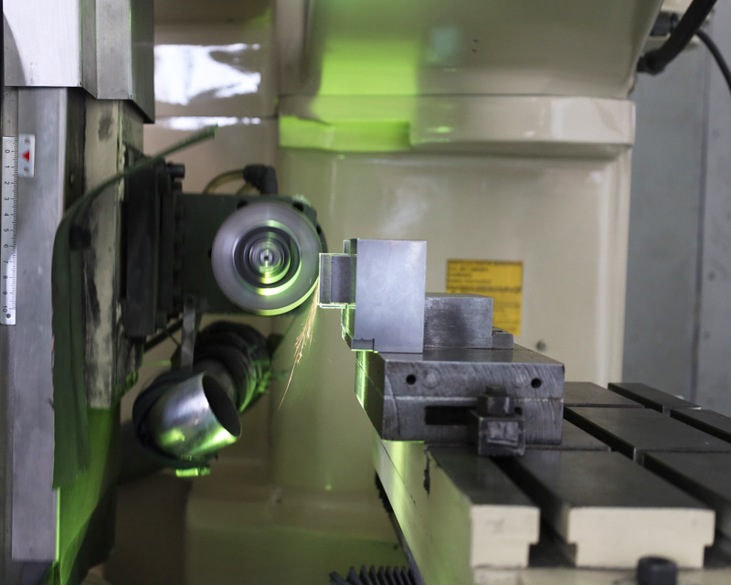 Optical Profile Grinder