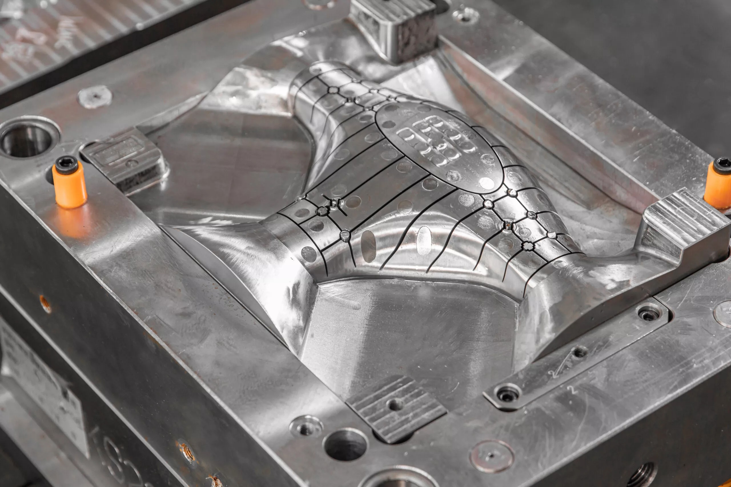 injection-mold-tooling-2-scaled