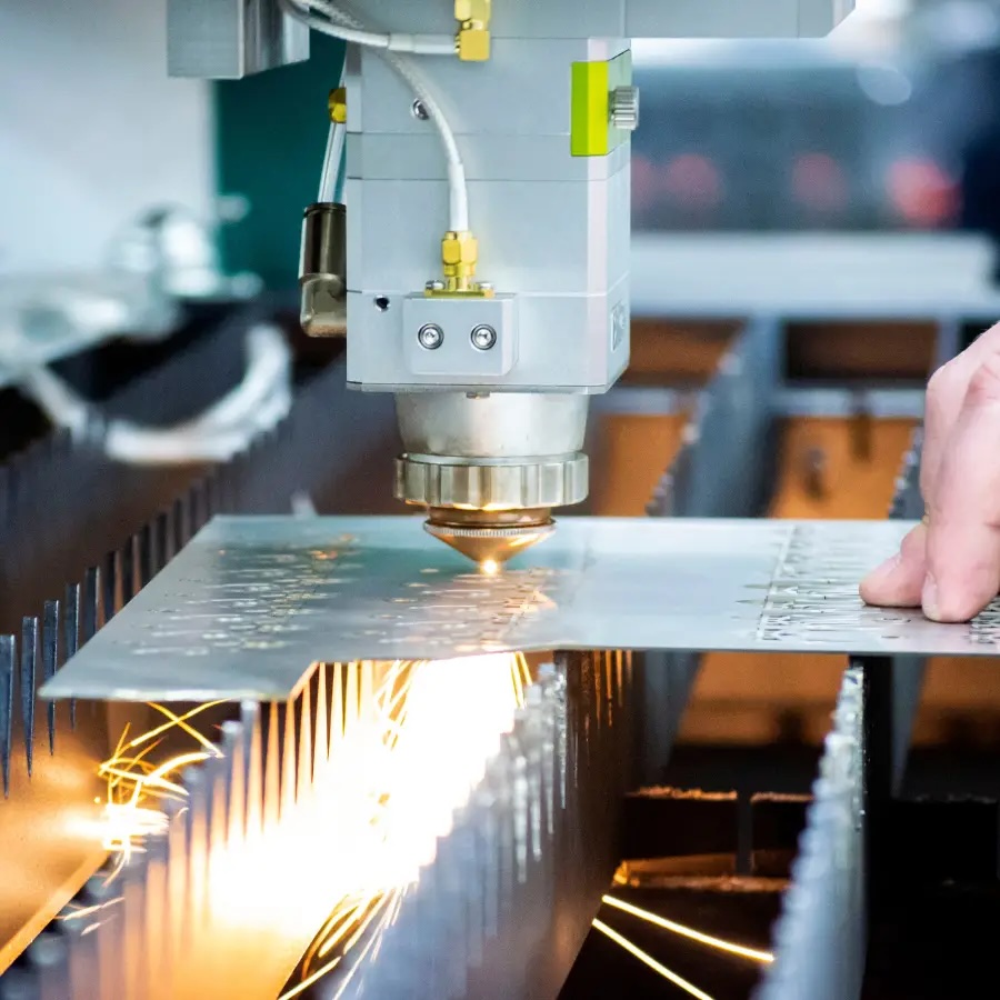 laser-cutting-manufacturing-process