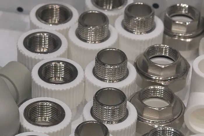 plastic-injection-molding-services-insert-molding