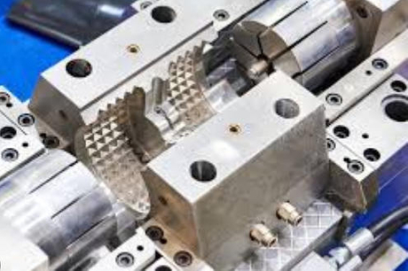 Additive Vs Traditional Manufacturing in The Medical Industry How To Choose The Right Process.jpg